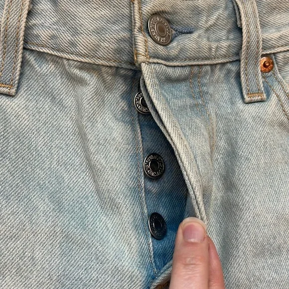 Levi’s Wedgie Button Fly Cutoff Denim Shorts Size 26 - Picture 3 of 10